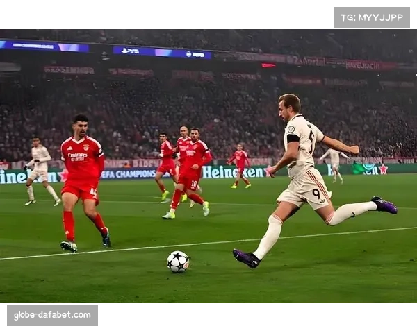 勒沃库森中场霍夫曼攻防俱佳 头球破门展现全面能力 勒沃库森中场霍夫曼攻防俱佳 头球破门展现全面能力